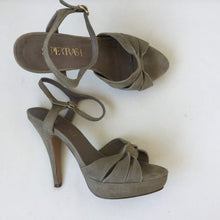 Lade das Bild in den Galerie-Viewer, SUPERTRASH Sandalen/High Heels Gr. 37
