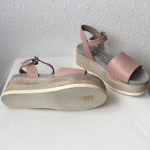 Lade das Bild in den Galerie-Viewer, BALDAN Sandalen Gr. 38 in rosa mit Plateau
